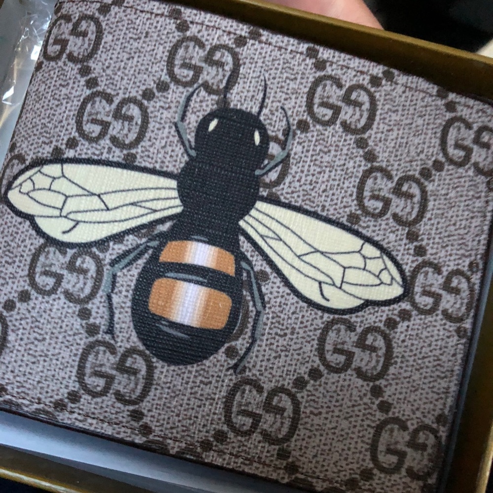 Men’s Gucci wallet